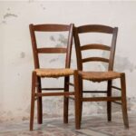 coppia di vecchie sedie